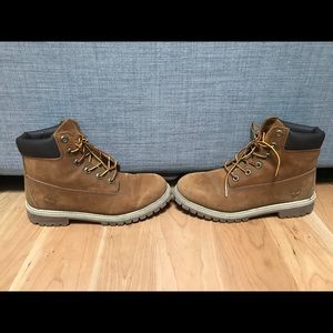 Boys size 6 Timbs